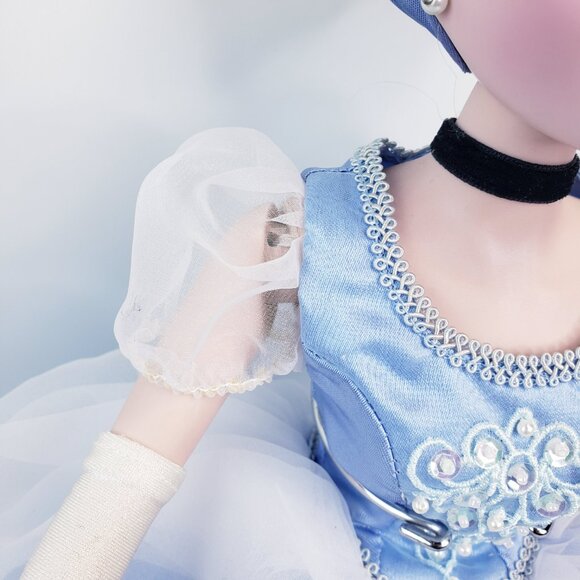 Disney CINDERELLA Porcelain KEEPSAKE Doll 2002 BRASS KEY 16 Inches VINTAGE - Picture 11 of 15